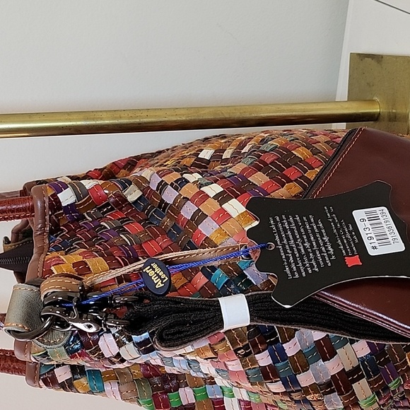 Amerileather Linwood Leather Tote Bag - Picture 6 of 16